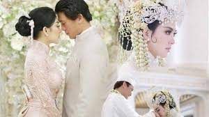 Jumlahkan semua angka di tanggal lahir kamu, mulai dari tanggal, bulan, hingga tahun lengkap lahir (misalnya kamu lahir di tanggal 29 oktober 1992. Syahrini Lahir Tahun Berapa Data Di Wikipedia Buku Nikah Dan Rapor Berbeda Bangka Pos