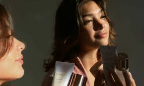 Lizette Maldonado's Instagram, Twitter & Facebook