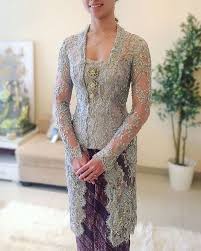 Pin Oleh Desi Arisandi Di Kebaya Pakaian Wanita Model Pakaian Model Baju Wanita
