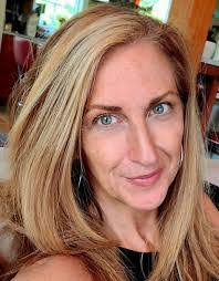 Lisa Senecal's Instagram, Twitter & Facebook