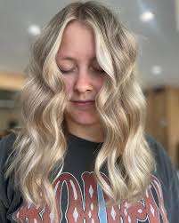 Shine Bright Honey 🍯 #blondebalayage #honeyhair #blonde #wisalon  #Midweststylist #balayage #blonde #wisconsin #salon #brillionsalon