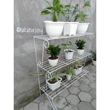 Anda bisa menggunakan besi untuk membuat rak bunga, selain memiliki tekstur kuat besi juga relatif mudah dibentuk sesuai kemauan, sehingga akan. Rak Pot Tanaman Hias Besi Putih 3 Susun 1 X 1 Meter Shopee Indonesia