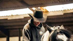 Boer zkt vrouw pakt het dit seizoen iets anders aan. Kandidaat Boer Zkt Vrouw Stoere Cowboy William Koestert Verschillende Passies Nieuws7 Be