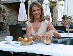 La dernière rediffusion a été mise sur replaytivi le mardi 1er janvier 2013, les replays ont une durée de vie. Les Carnets De Julie Le Pays De Condom Dans Le Gers Magazine Programme Tv Replay