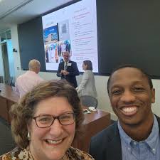 melanieshakarian and Russell Hauser from Legal Aid joined @gmoney_ggg and  Ryan Hooper from @uhhospitals_cle for an educational session at  @beneschlaw, updating Benesch summer associates about civil justice  opportunities and Legal Aid's medical-legal