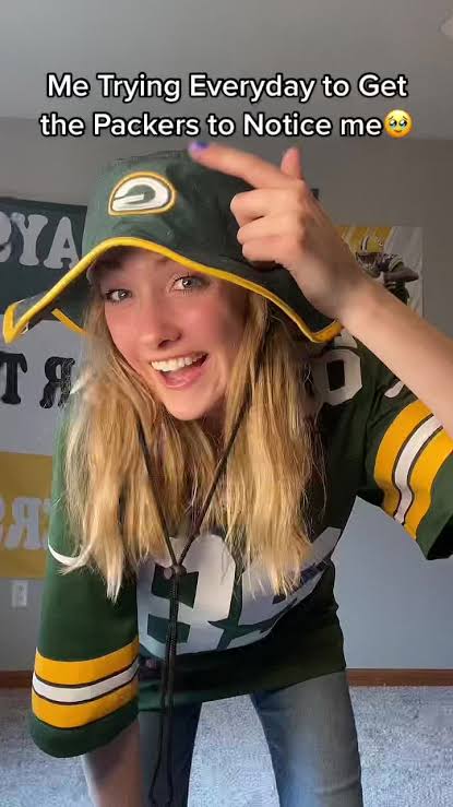 Everyone tag @Green Bay Packers this is all i want in life #nfl #greenbay  #wisconsin #packers #fan #davanteadams #ajdillon #foryou