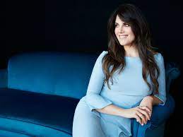 In 1995, the two began a sexual relationship that. Monica Lewinsky Emerging From The House Of Gaslight In The Age Of Metoo Vanity Fair