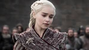 Welcome to emilia clarke daily your online source for all things british actress emilia clarke. Emilia Clarke Improvised An Entire Game Of Thrones Scene