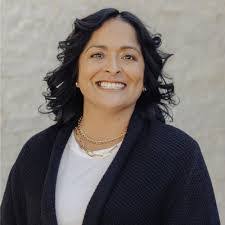 Alexandra Dearborn's Instagram, Twitter & Facebook