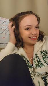 Gloria Honeycutt's Instagram, Twitter & Facebook