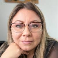 Vicki Gallegos's Instagram, Twitter & Facebook