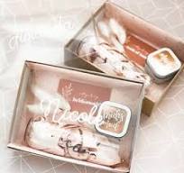 Custom Gift Box with Clear Lid | Bridesmaid Gift Box | Personalized Box For  Friends | Small Keepsake Proposal Box (EB3494RD) EMPTY inside