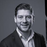 Alex Hanlon's Instagram, Twitter & Facebook