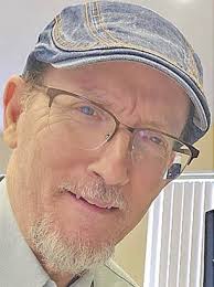 Alligator lurking in Lake Francis