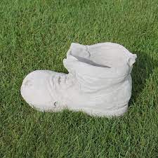 Using boots as planters is undoubtedly an original idea simple and elegant diy concrete garden balls. Work Boot Planter Medium Item Pl474 Concrete Garden Supply
