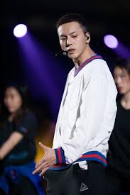 william chan jiangsu tv new year s eve concert rehearsal dec 29 2018 cr 星娱情报局 陳偉霆 陈伟霆 ウィリアム チャン 진위정 เฉ นเหว ยถ ง williams chef jackets concert