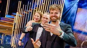 Hofman often worked under the pseudonym of debroervanroos. Over Mijn Lijk Wint De Gouden Televizier Ring 2020 Rtl Boulevard