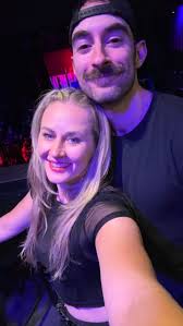 🖤Concerts with friends 🖤, The real MVP’s: the security guards grabbing  the endless crowd surfers ❤️