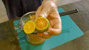 Jus lemon tu buat bagi rasa hidangan ni lebih fresh, wangi dan tak muak bila dimakan. Making A Calamansi Lime Drink Youtube