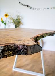 Je nach der holzart ist es ratsam, erst eine farbgrundierung aufzutragen. Anleitung Designer Tisch Mit Massiver Tischplatte Selber Bauen Diy