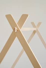 Mum And Dad Factory S Est Inspire De L Esprit Des Do It Yourself Et Propose U Casa De Boneca Para Criancas Barracas De Artesanato Tapetes Feitos De Retalhos