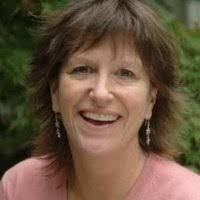 Linda Batt's Instagram, Twitter & Facebook