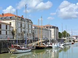 Epingle Sur V O Y A G E S S O R T I E S