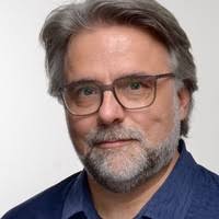 PDF) Communication et structure formelle de l'organisation : une revue de  la littérature