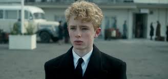 Weitere ideen zu prinz phillip, elisabeth ii, prinz philip. Finn Elliot Plays Young Phillip On The Crown He Reminds Me Of Plb Crown For Kids The Crown Season The Crown