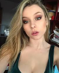 In this gif hunt you will find 728 gifs of ester expósito in her role of carla in season 2 of elite. 11 2 Mil Curtidas 152 Comentarios Ester Exposito Ester Exposito No Instagram Verde Que Te Quiero Verde Ester Hairstyle Pretty Face