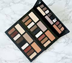 Kat Von D Shade Light Glimmer Eye Contour Palete Vs Kat Von D Shade Light Eye Contour Palette Light Shades Contour Palette Eye Contour