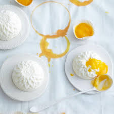 Kefirmousse Mit Mangosauce Rezept Rezept Kefir Quark Dessert Mousse