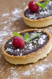 Tarte Au Chocolat Et A La Confiture De Framboises Recette Tarte Au Chocolat Recette Tarte Chocolat Dessert Chocolat Facile