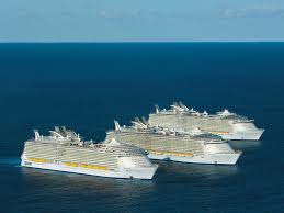 Freedom Of The Seas Vs Allure Of The Seas World S 3 Largest Cruise Ships Meet In Historic Gathering Royal Caribbean Kreuzfahrtschiff Schiff