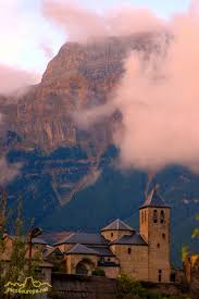 Torla Pirineos De Huesca Aragon Parque Nacional De Ordesa Y Monte Perdido Pirineos Ordesa Parques Nacionales