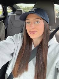 Darlene Hassell's Instagram, Twitter & Facebook