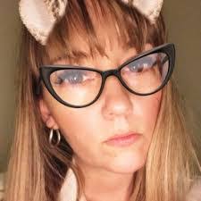 Kristi Hyde's Instagram, Twitter & Facebook