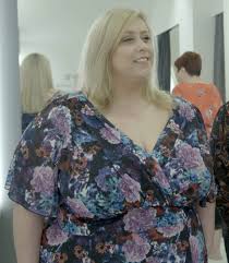 If you're an internet explorer uses and having difficulty experiencing our site, kindly upgrade your browser, use google chrome, safari or edge. Size 30 Bride To Be With 42l Boobs Fears She Ll Be Branded An Attention Seeker For Choosing A Wedding Dress That Flaunts Her Cleavage