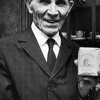 Edwin McMillan recreating the search for neptunium at the time of the  announcement of the discovery, June 8, 1940. Photo courtesy of the Oakland  Tribune. See also: XBD9606-02762 for similar image. XBB688-4793 -