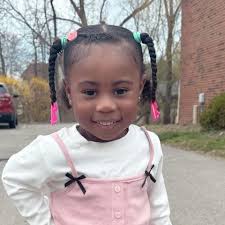 What are some tips for island hopping between Oahu and Kauai?