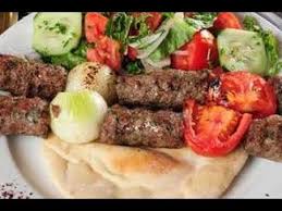 أفضل طريقة لعمل الكباب عالفحم طريقة عمل الكباب كيفية عمل الكباب Egyptian Food Middle East Recipes Kebab