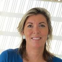 Darcie Bell's Instagram, Twitter & Facebook