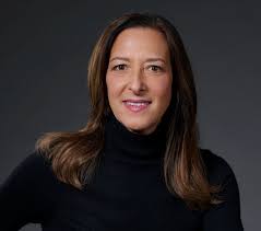 Elaine Rubin's Instagram, Twitter & Facebook