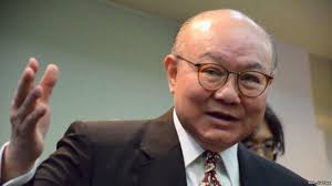 Retired judge Kwok-hing Woo announces his candidacy for HK Chief Executive 