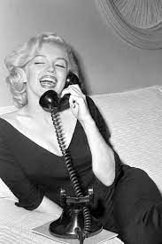 Famous for playing comedic blonde bombshell characters. Marilyn Monroe Norma Jeane Schwarze Asthetik Robert Mapplethorpe
