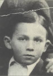 Benjamin Kwiatkowski's Instagram, Twitter & Facebook