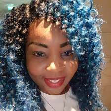 Justine Rees's Instagram, Twitter & Facebook