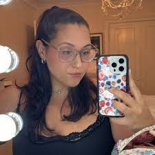 Maureen Conlon's Instagram, Twitter & Facebook