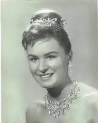 The incredible Christmas gifts Ken Dodd keeps leaving for his beloved  Merseyside