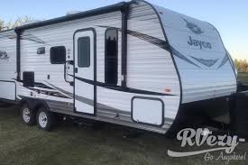 There are two mandatory packages that include convenient features such as, an outside shower, a power awning with led lights, a kitchen skylight with a shade, plus much more! Rent My 2019 Jayco Jayco Jay Flight Slx Western Edition 224bhw Travel Trailer Rv From 115 Night Rvezy
